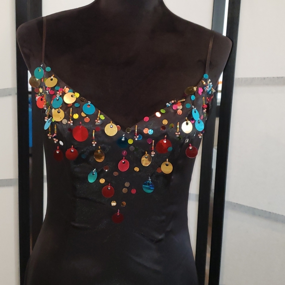 Dress - Picture 2 of 8